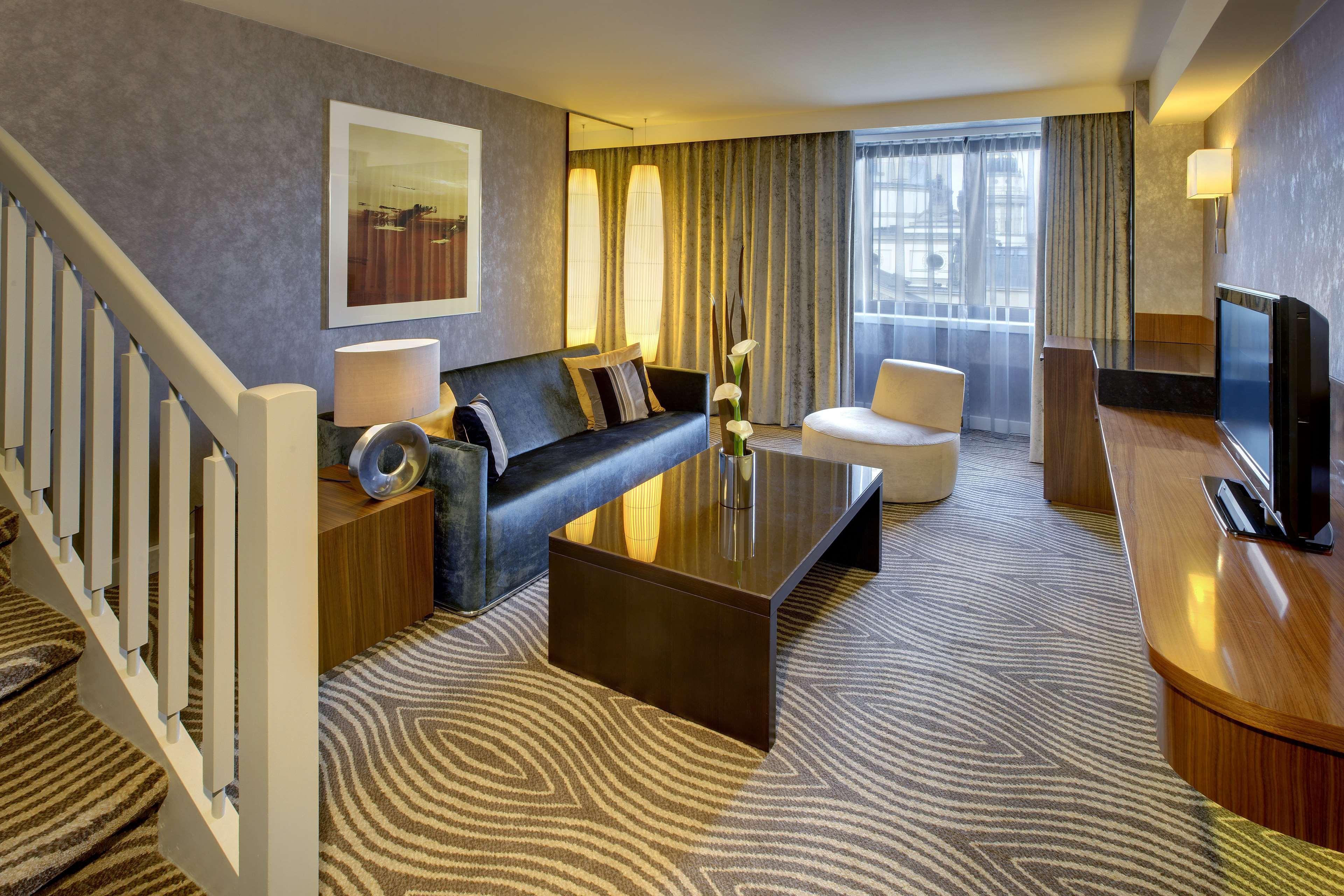 Hilton Hotel 5*