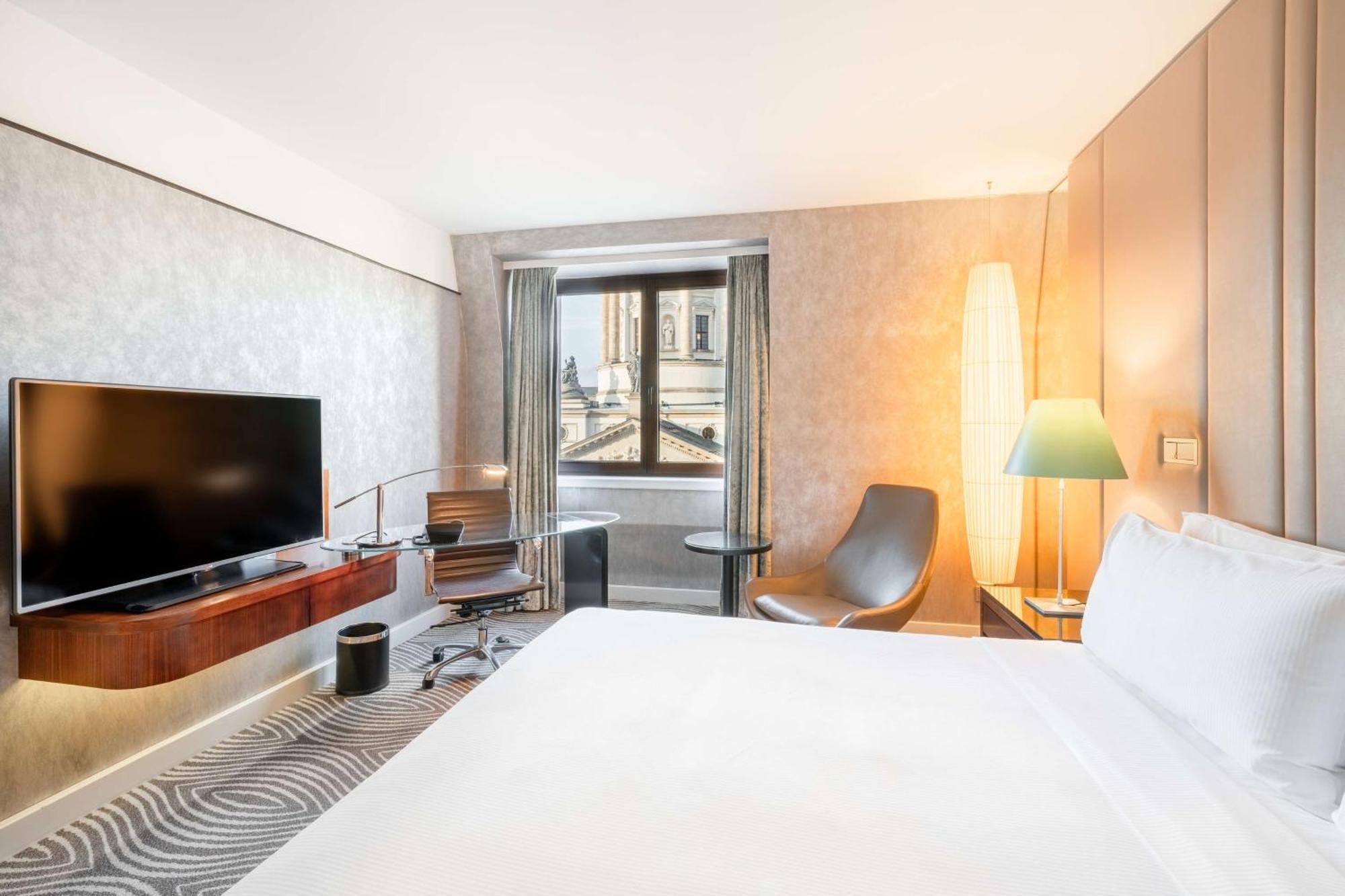 Hilton Hotel 5*
